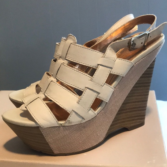 BCBG wedgies - Picture 2 of 3